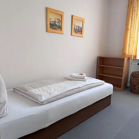 Monteurwohnung 3-zimmer Mit Balkon Apartmán